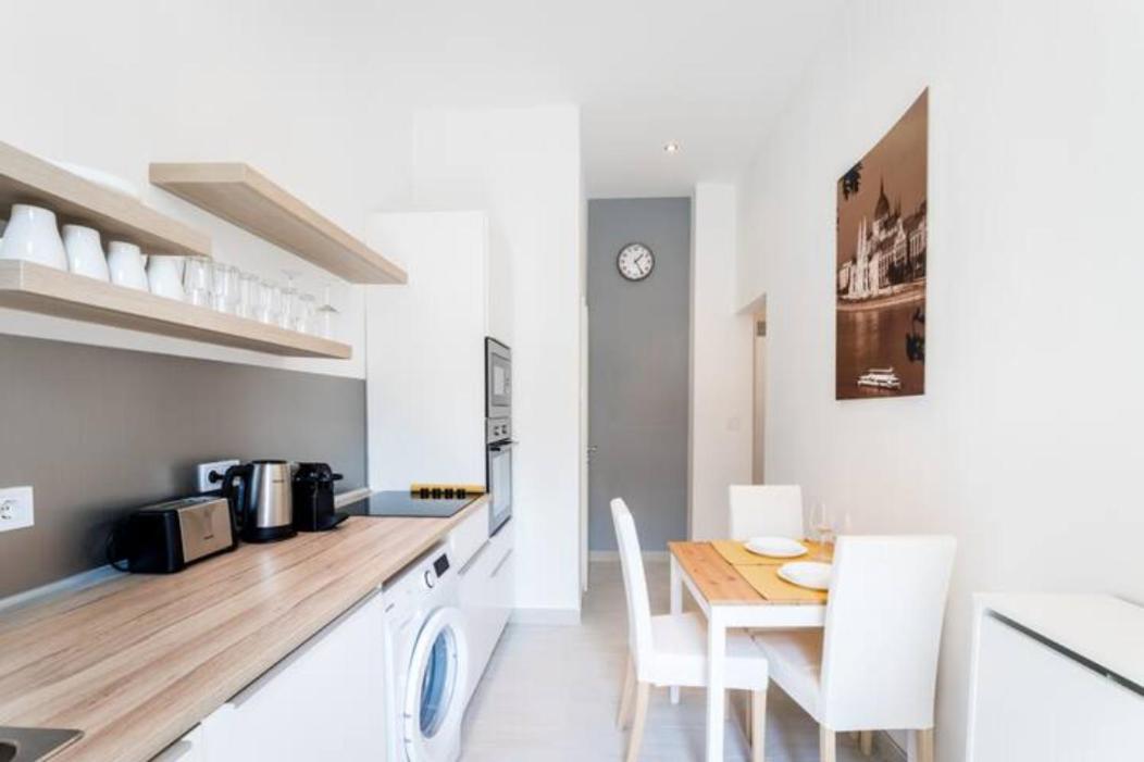 Hi-Bp Sunny Home Apartments In The Heart Of Budapest Exterior photo